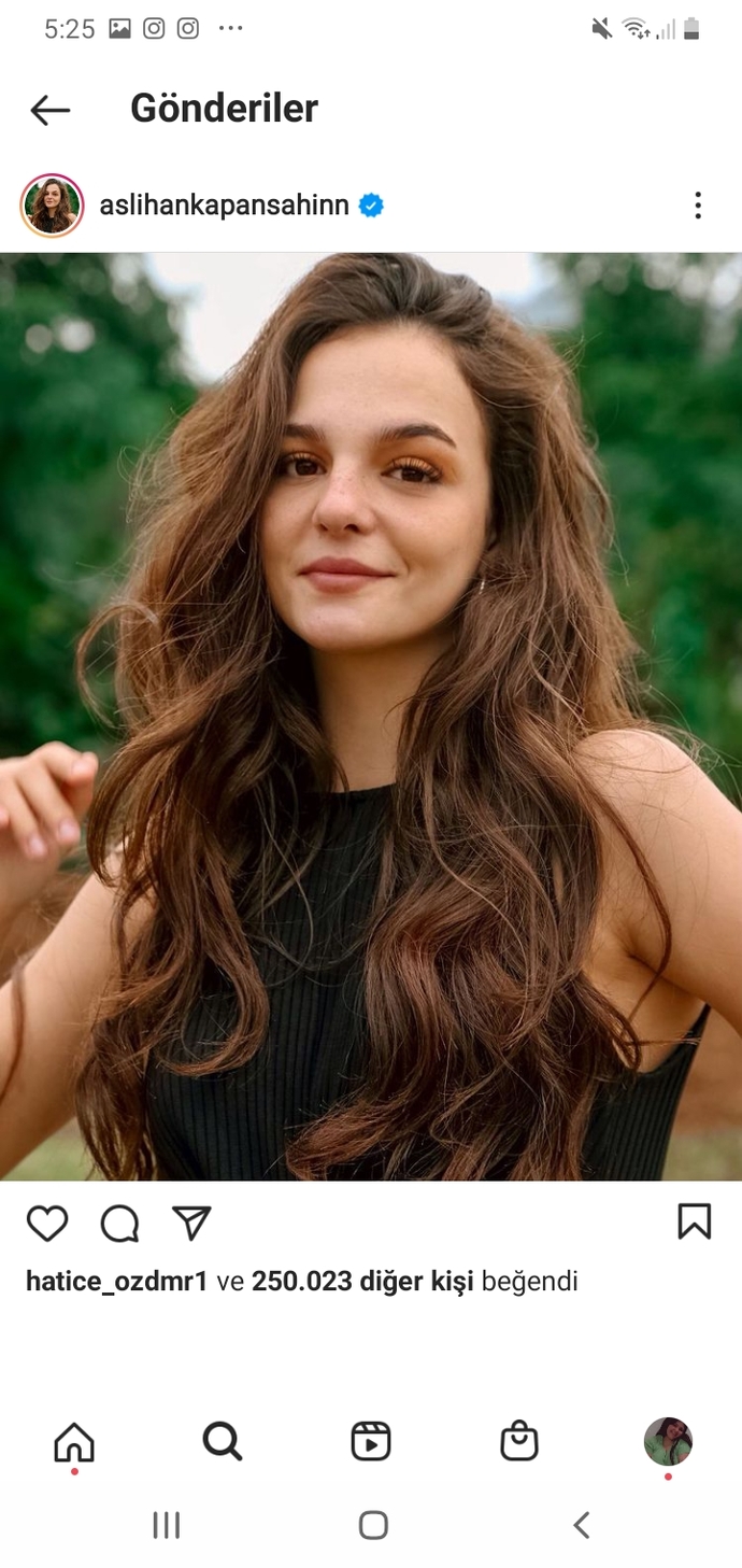 Bu üç kızı birbirine benzemiyomu?