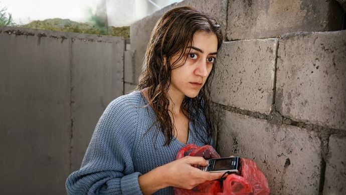 Sevgilim tarafından güzel bulunmadığım için aldatıldım. Erkekler hep güzel kızları mı sever?