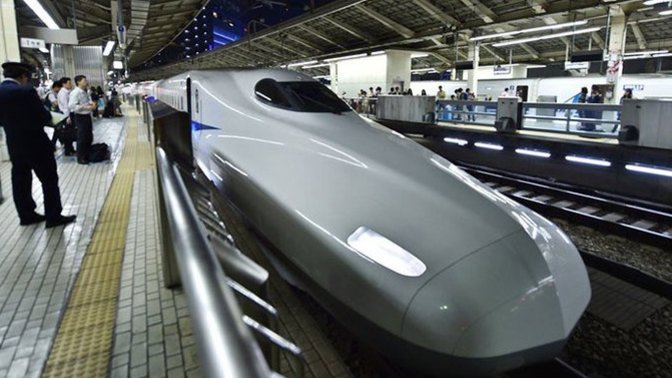 Japonya’da hızlı tren 1 dakika rötar yaptı ortalık karıştı, şirket halktan özür diledi. Bu konuda ne düşünüyorsunuz?
