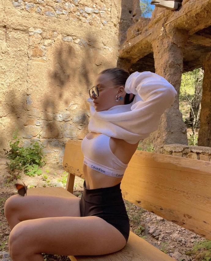 Ünlüler mayo sezonunu açtı! Sizce yazın geldiğini en iyi anlatan güzel hangisi?