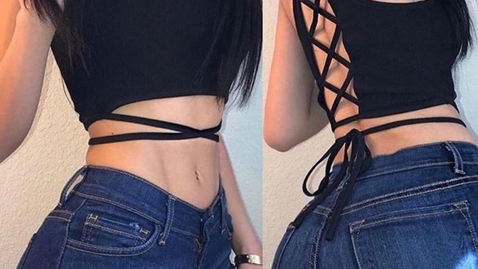 Crop top giydim diye "edepsiz" olduğumu ima ettiler. Kişiliği/karakteri kiyafete bağlamayı tahmini ne zaman bırakırız?