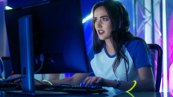 Gamer kızın ilgisini nasıl çekebilirim?