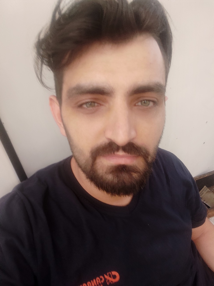 Neden gözlerim hep ölü balık gibi çıkıyor?