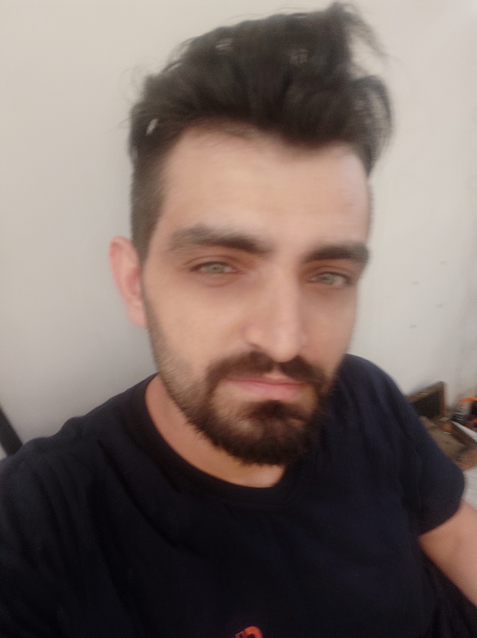 Neden gözlerim hep ölü balık gibi çıkıyor?