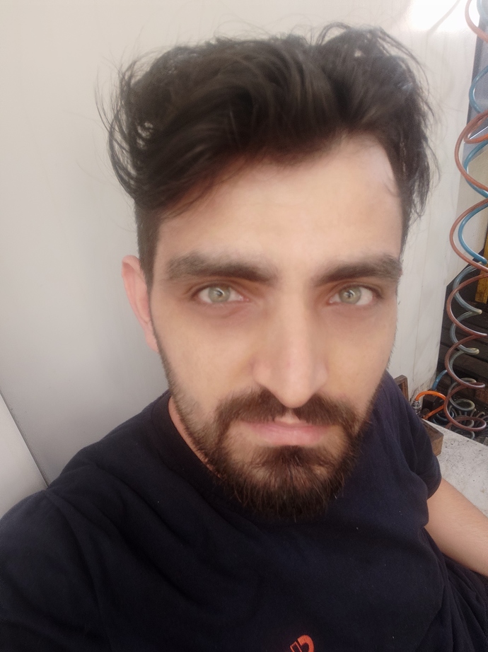 Neden gözlerim hep ölü balık gibi çıkıyor?
