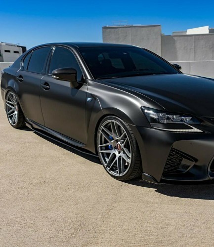 Lexus arabası olan var mı? Nasıl bir araç?