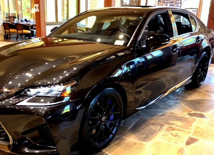 Lexus arabası olan var mı? Nasıl bir araç?