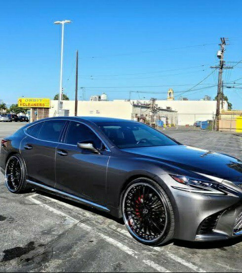 Lexus arabası olan var mı? Nasıl bir araç?