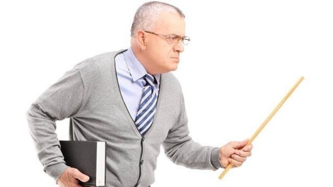 Öğrencilik hayatınız boyunca hiç öğretmeninizden dayak yediniz mi?