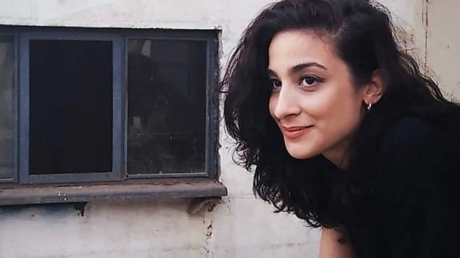 Sadece bu fotoğrafta benzettiğim ismini bilmediğim otobüsteki kız neden kaçtığını söyler misin merak ediyorum neden kaçtın? ?