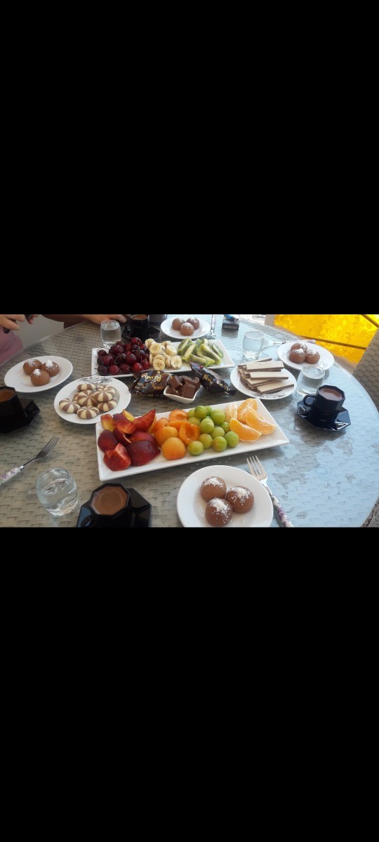 Kahvenin yanında bir şeyler yemeği sever misiniz?