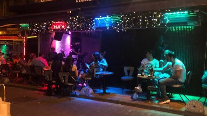 İlk buluşmada sizi türkü bara götüren sevgilinizden ayrılır mısınız?