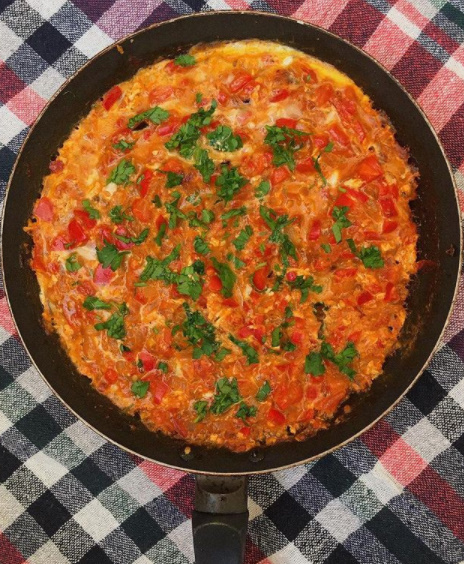 Klasik soru menemen soğanlı mı olur soğansız mı?