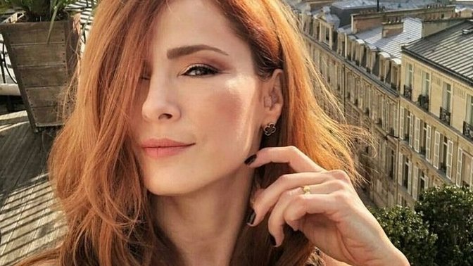 Mine Tugay mı daha güzel yoksa Monica Bellucci mi?