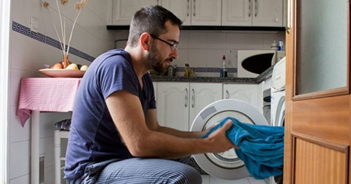 Bir çamaşır bile yıkayamıyorum, nasıl ev erkeği olurum? KizlarSoruyor