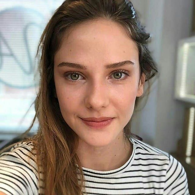Alina Boz mu daha güzel Hande Erçel mi?