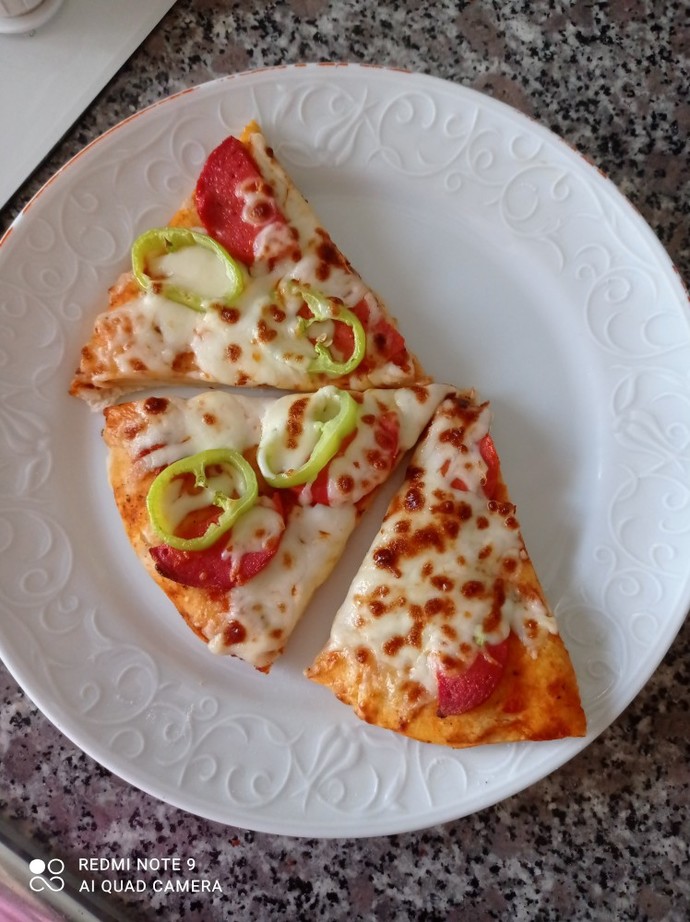Kim bana pizza ısmarlamak ister?