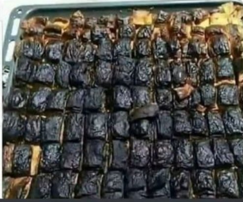 Ev baklavası yaptık. Baklava sever misin?