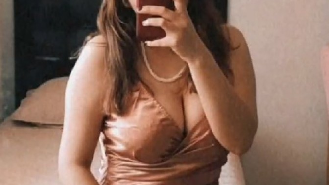 Bu bir elbise ama gecelik gibi duruyor diyorlar. Bunu sizce nasıl kombin edebilirim?