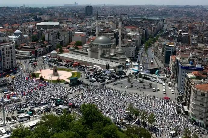 Cumhurbaşkanı Erdoğan'ın katılımıyla Taksim Camii bugün açılıyor. Yeni cami açılışını nasıl değerlendiriyorsunuz?