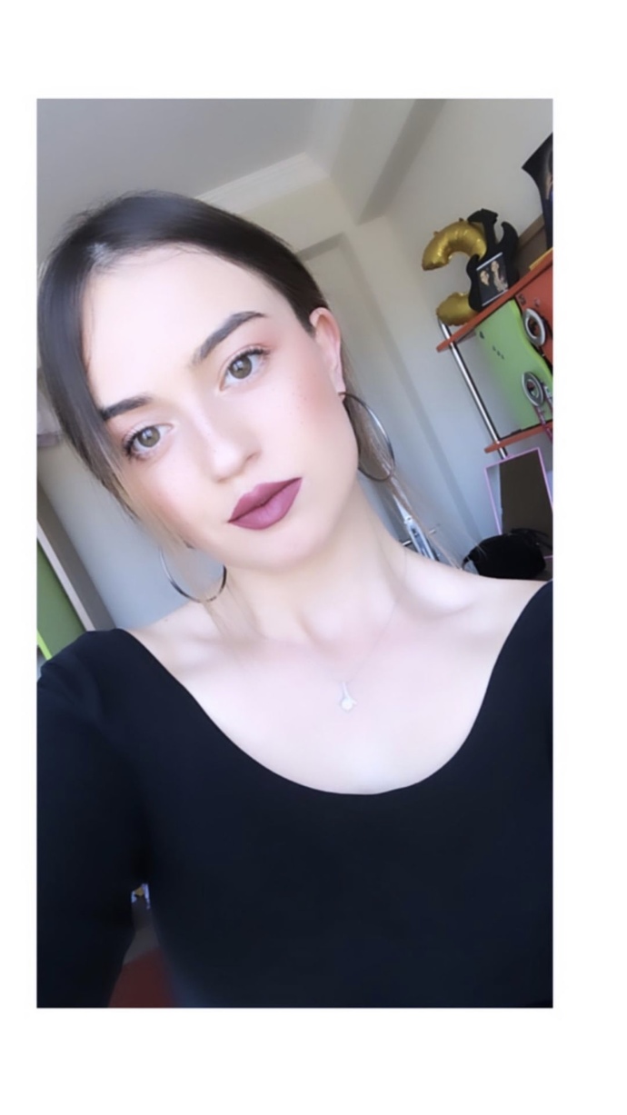 Sizce saçım koyu renk mi yoksa açık renk mi olmalı?