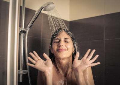 Duş keyfi için favoriniz hangisi; duş jeli mi banyo köpüğü mü?
