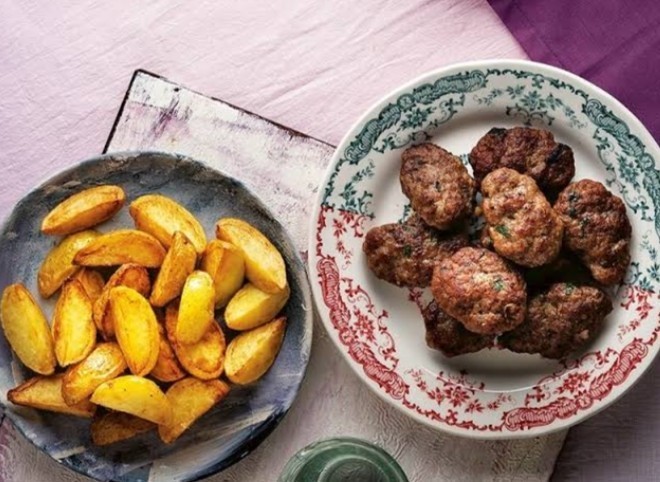 Fırında patatesin yanına en güzel ne gider sizce?