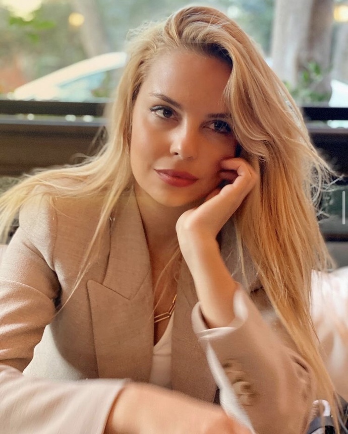 Deniz satar sizce güzel mi?