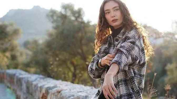 Türkiye'nin en doğal ünlüsü Neslihan Atagül değil mi 😍 ?