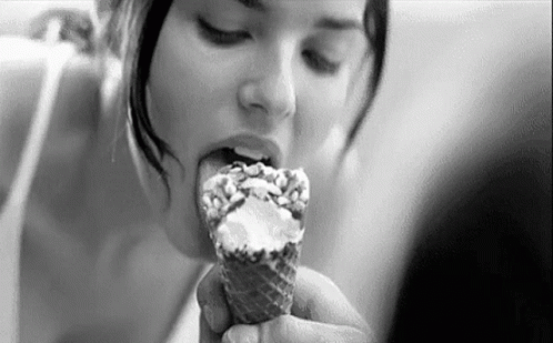 Oral seksi iştahla yapan kadın için erkekler ne düşünür?