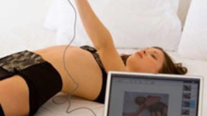 Partnere gün içinde atılan erotik mesajların / fotoğrafların cinselliğe heyecan katmak için faydası olur mu?