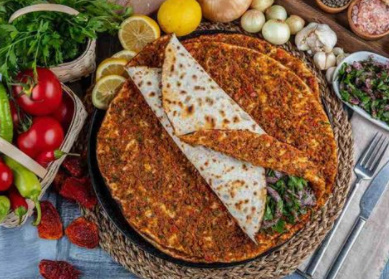 Sizce lahmacun Gaziantep'in mi, Urfa'nın mı yemeği?