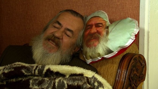 Kendi yüzünüzü yastığa bastırıp hediye eder misiniz?