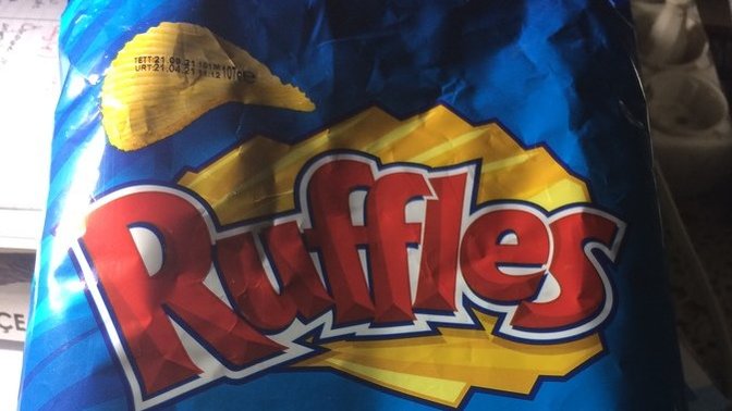 Cips, dondurma gibi şeylerin kalorisine yedikten sonra bakıyorum. Sizde de oluyor mu bu?
