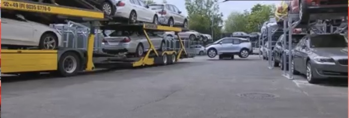 Araba mı insana değer katar, insan mı arabayı değerlendirir?