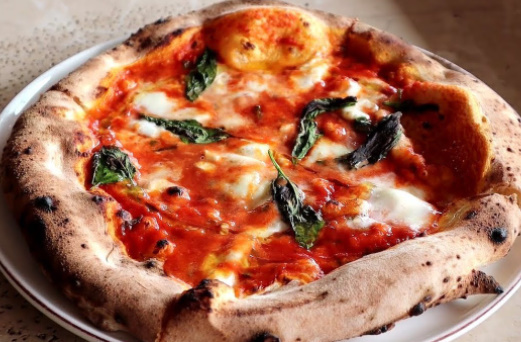 Pizzaya ketçap mayonez sıkılmaz mı?