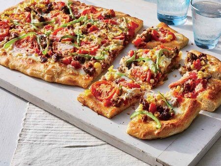 Pizzaya ketçap mayonez sıkılmaz mı?