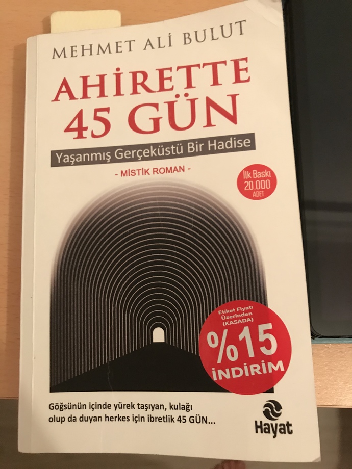 Kitap okumayı sever misiniz Şu an da okuyan var mı ne okuyorsunuz ?