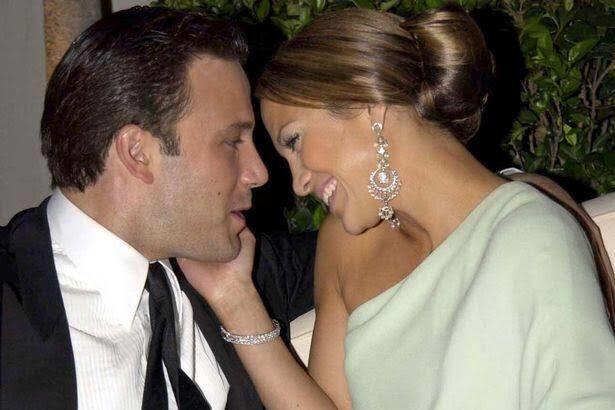 17 yil sonra Ben Affleck ve Jennifer Lopez tekrar beraber. Sen olsan eski sevgiliye tekrar şans verir miydin?