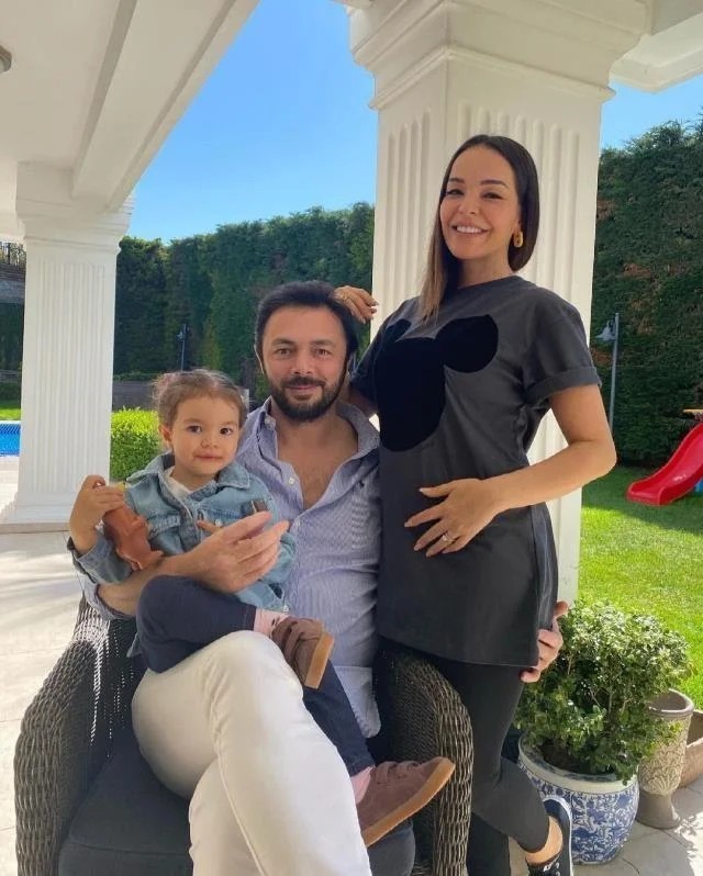 Şarkıcı Bengü, doğacak olan oğluna eşinin ismini verecek! Siz eşinizin  ya da  kendi isminizi çocuklarınıza verir misiniz?