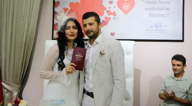 Eski sevgilinizin nikahına gider miydiniz?