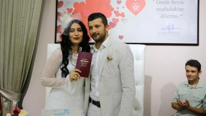 Eski sevgilinizin nikahına gider miydiniz?