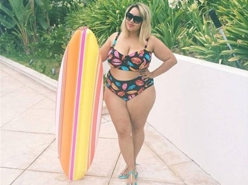 Kilolu olup bikini giydiğim için sosyal medyada linç yedim param var yiyorum, bu insanları nasıl susturabilirim?