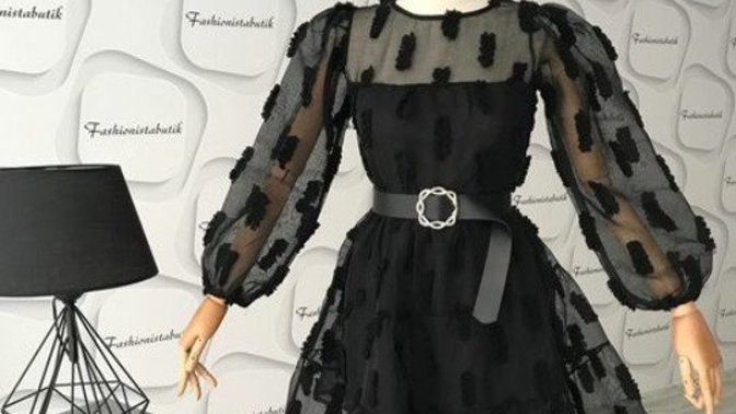Bu elbiseye hangi saç modeli olur?