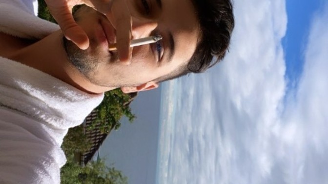 Keyfiniz gıcır mı tahmin edeyim mi benim hakkımda birşey bilin? Siteden gitsem üzülür müsünüz? Napıyonuz?