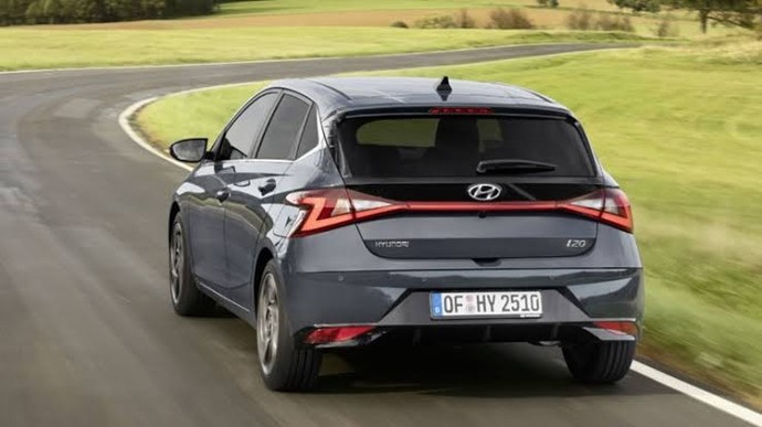 Bu ay Hyundai i20 almayı düşünüyorum. Bu araç hakkında bilgisi olan var mı?