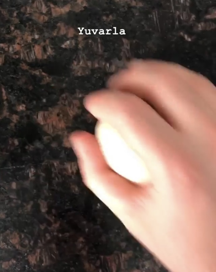 Evde çok fazla un var, hamburger ekmeği yapacağım. Püf noktalarıyla tarif verir misiniz?