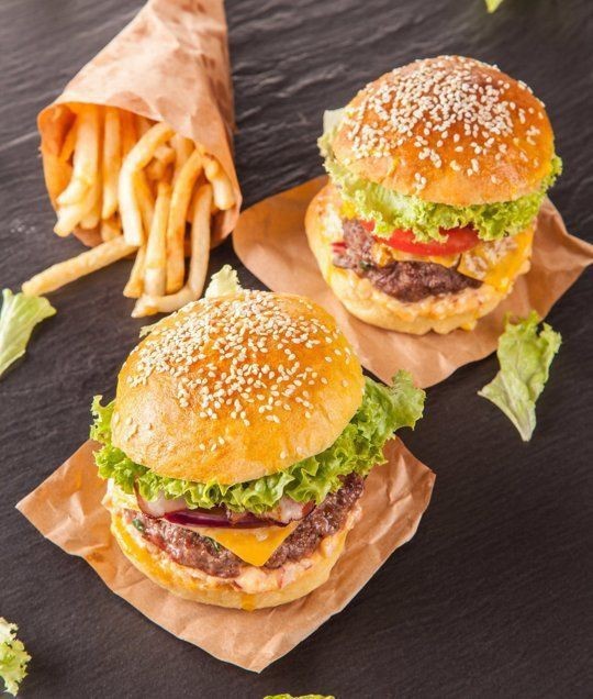 Bir oturuşta kaç tane hamburger yiyebilirsin?