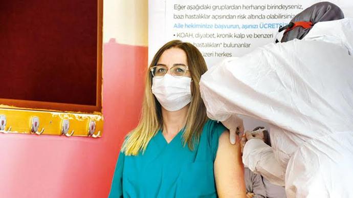 Eğitim çalışanlarının aşı randevuları sisteme tanımlandı. Bu süreçte eğitimciler ne gibi sorunlar yaşıyor?