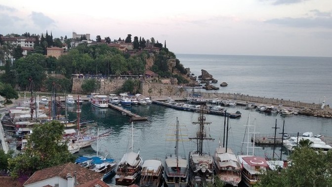 Benim gibi Antalya da yaşayan kimler var? Burayı seviyor musunuz?